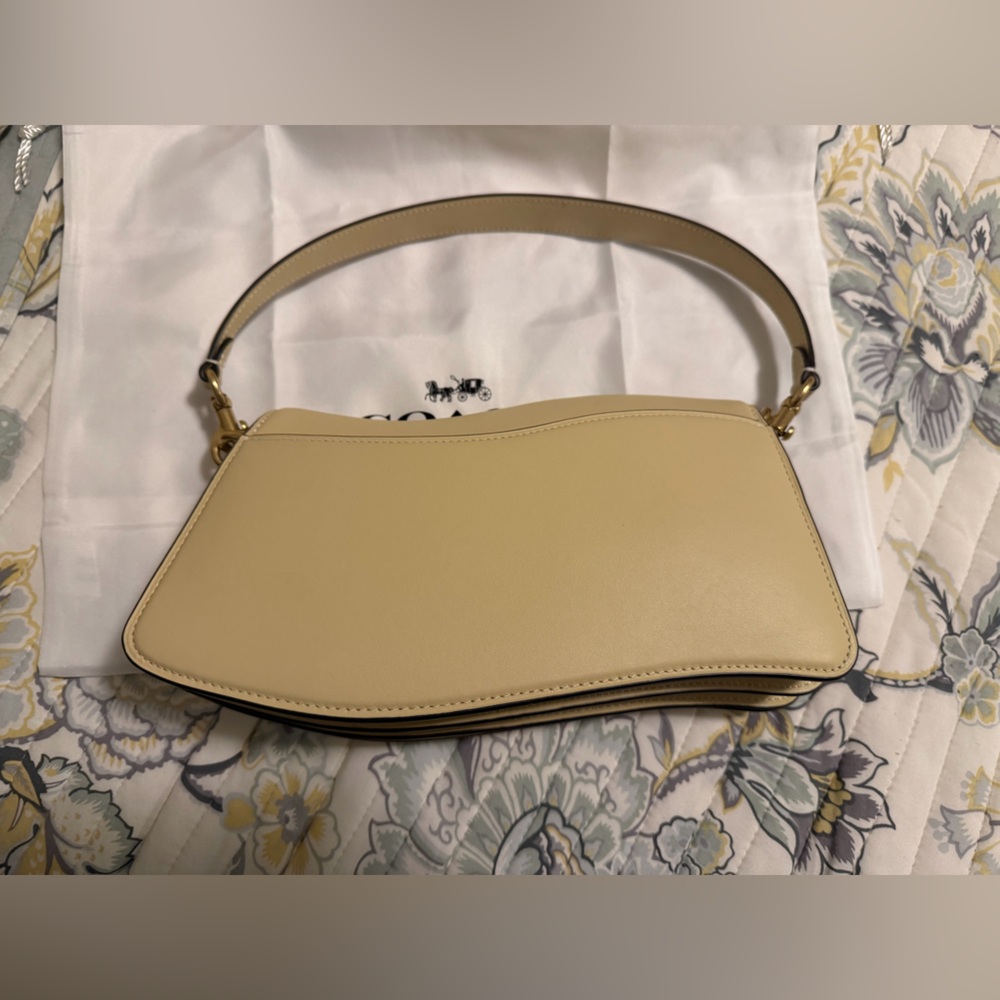 Coach Twisted Tabby Shoulder Bag in Moonlight Butter Yellow - Picture 5 of 10